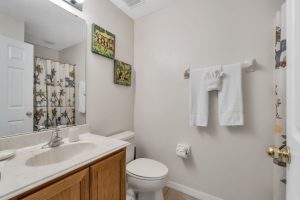 018-1697855419652 018-1697855419652